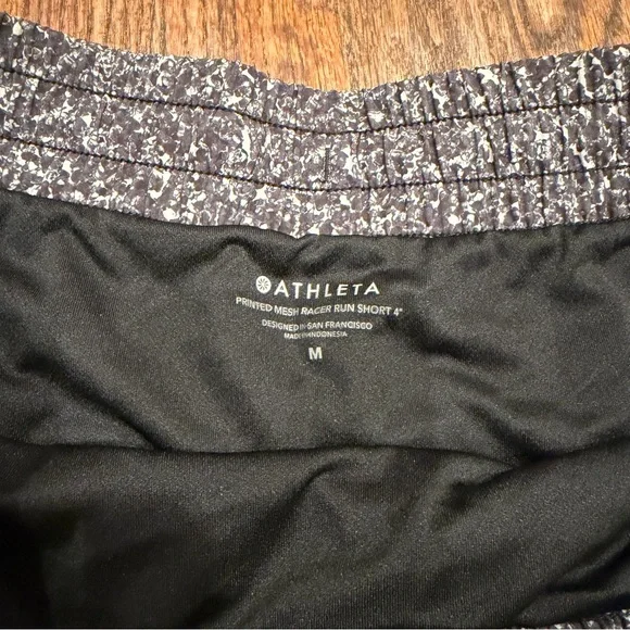 Athleta Mesh Racer Run Mid Rise Shorts - Picture 2 of 3